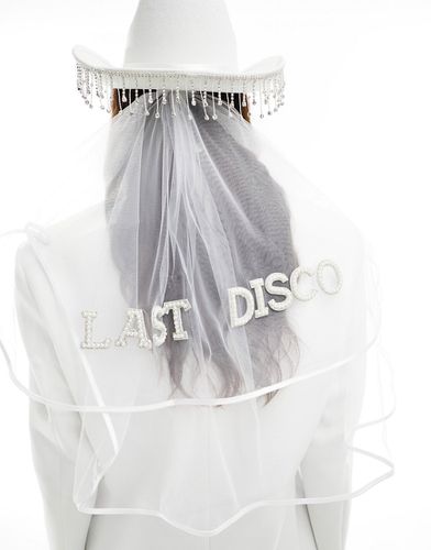 Chapeau de cowboy de mariée ornementé avec voile détachable à inscription Last Disco » - South Beach - Modalova