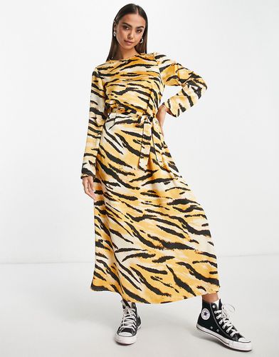 Robe longue nouée à la taille à imprimé animal - Pieces - Modalova