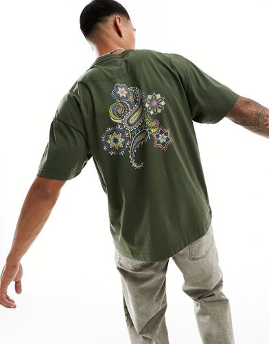 Marriot - T-shirt décontracté imprimé dans le dos - olive foncé - Pretty Green - Modalova