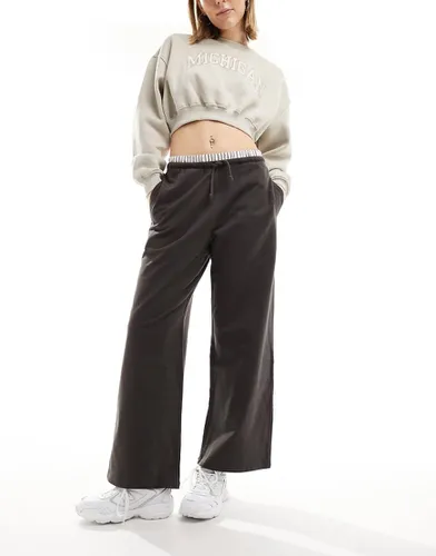 Pantalon de jogging large avec ceinture style boxer - Pull & bear - Modalova