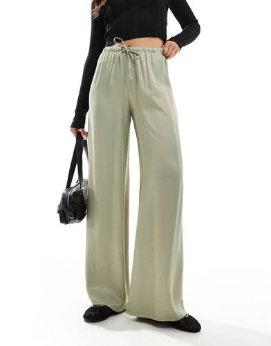 Pantalon large en satin - Kaki - Pull & bear - Modalova