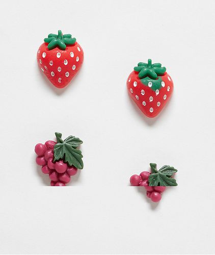 Boucles d'oreilles à motif raisin et framboise - Reclaimed Vintage - Modalova