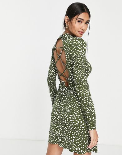 Robe courte à col montant et dos ouvert - Vert - River Island - Modalova