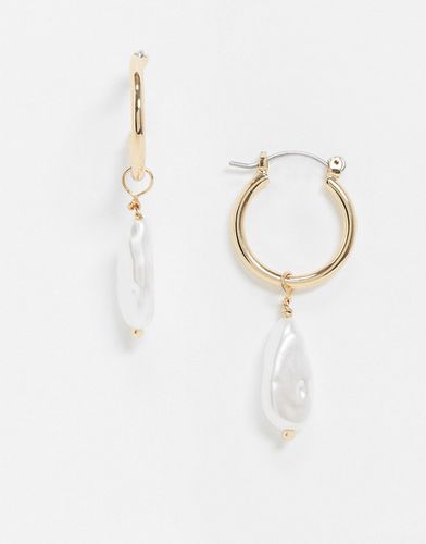 Boucles d'oreilles à pendentifs perles irrégulières - Whistles - Modalova