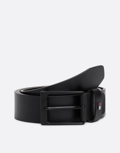 Coffret cadeau avec ceinture en cuir à détail drapeau en émail - Tommy Hilfiger - Modalova