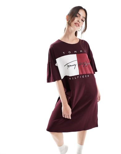 Heritage - Robe de pyjama courte style t-shirt à logo - Rouge marron - Tommy Hilfiger - Modalova