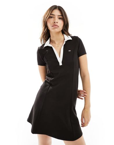 Robe courte coupe ajustée puis évasée à col polo contrastant - Tommy Jeans - Modalova