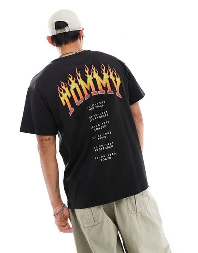 T-shirt décontracté à imprimé flammes vintage - Tommy Jeans - Modalova