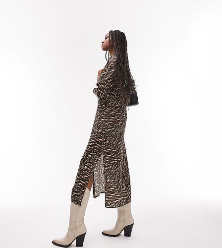 Robe chemise mi-longue à découpes et imprimé animal - Topshop Tall - Modalova
