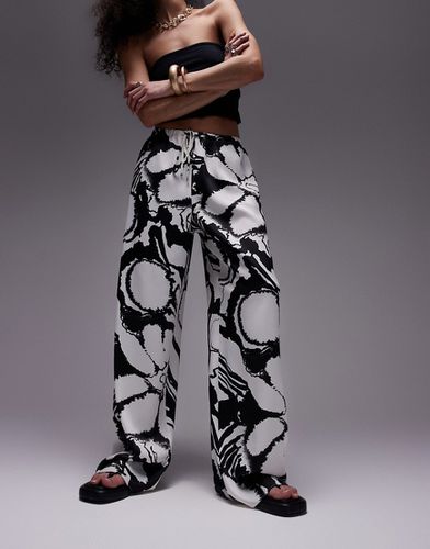 Pantalon droit en satin à imprimé fleurs abstraites - Noir et blanc - Topshop - Modalova