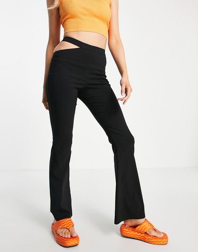 Pantalon évasé en bengaline avec découpe latérale - Topshop - Modalova