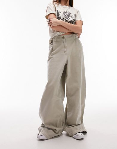 Pantalon large très long avec pinces à la taille - Beige - Topshop - Modalova