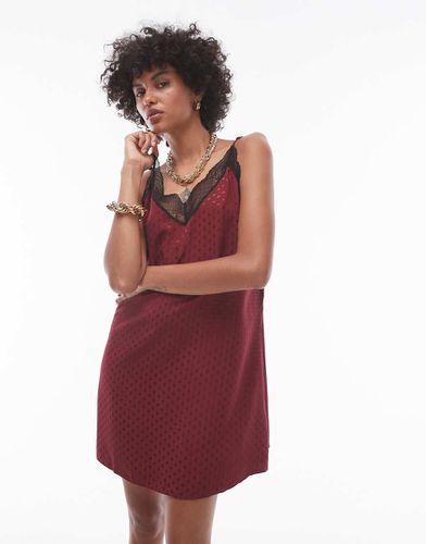 Robe nuisette courte en jacquard avec bordure en dentelle - Bordeaux - Topshop - Modalova