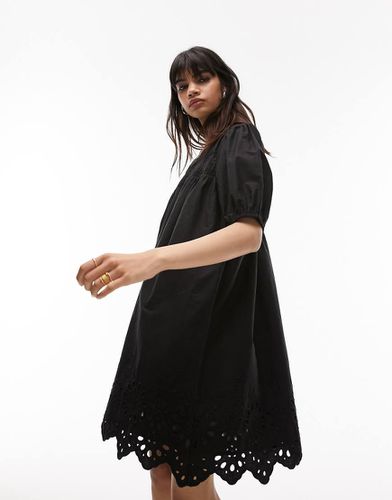 Robe courte oversize avec détails en broderie anglaise - Topshop - Modalova