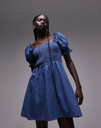 Robe rétro courte à fronces et manches bouffantes en chambray - Indigo - Topshop - Modalova