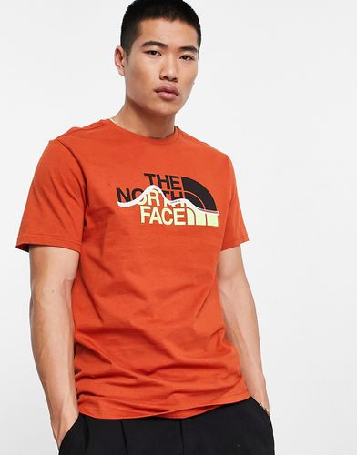 Mountain Line - T-shirt à imprimé graphique devant - Rouille - The North Face - Modalova