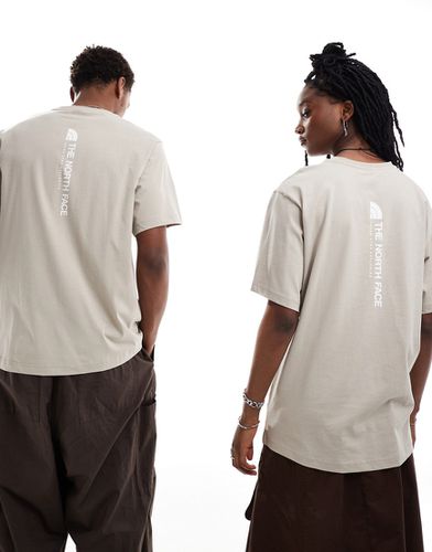 NSE - T-shirt oversize à logo imprimé verticalement au dos - Taupe - The North Face - Modalova