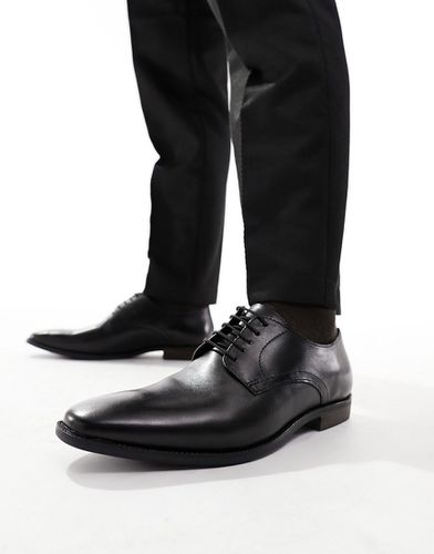 Chaussures derby à lacets en cuir - Thomas Crick - Modalova
