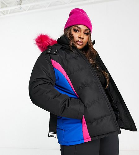 Threadbare Plus - Doudoune de ski avec capuche bordée de fausse fourrure - et rose - Threadbare Fitness Curve - Modalova