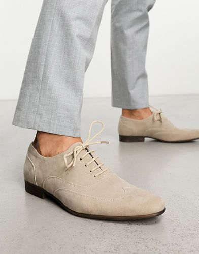 Chaussures Oxford à lacets en imitation daim - Sable - Truffle Collection - Modalova