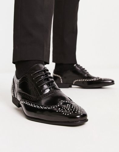 Chaussures Oxford cloutées à lacets en imitation cuir - Truffle Collection - Modalova