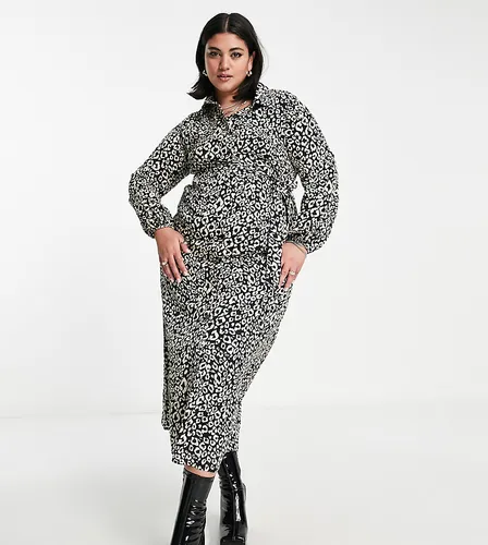 Urban Threads Plus - Robe chemise mi-longue à imprimé léopard - Urban Threads Curve - Modalova