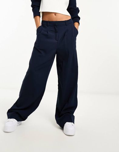 Pantalon dad large à pinces sur le devant - marine - Vero Moda - Modalova