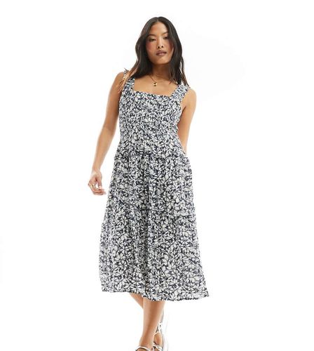 Robe caraco froncée mi-longue à fleurs - Vero Moda Petite - Modalova