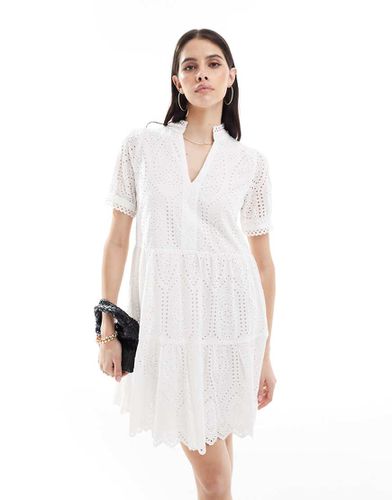 Y.A.S - Robe courte en broderie anglaise avec col V - Yas - Modalova