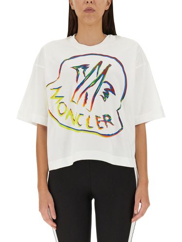 Moncler t-shirt with logo - moncler - Modalova