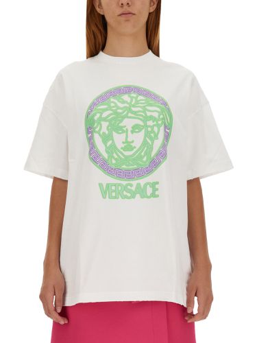 Versace medusa logo t-shirt - versace - Modalova