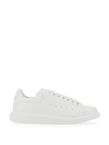 Alexander mcqueen oversized sneaker - alexander mcqueen - Modalova