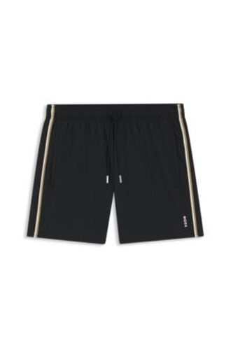 Short de bain avec rayures emblématiques et logo - Boss - Modalova