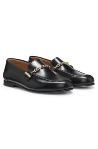 Mocassins en cuir avec chaîne décorative et détail logo - Boss - Modalova