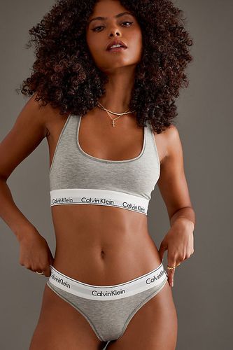 String moderne en Grey taille: XS chez Anthropologie - Calvin Klein - Modalova