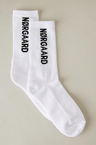 Chaussettes de sport à logo en White chez Anthropologie - Mads Norgaard - Modalova