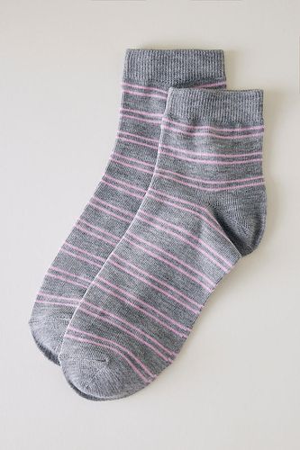 Chaussettes de cheville à rayures côtelées par - By Anthropologie - Modalova