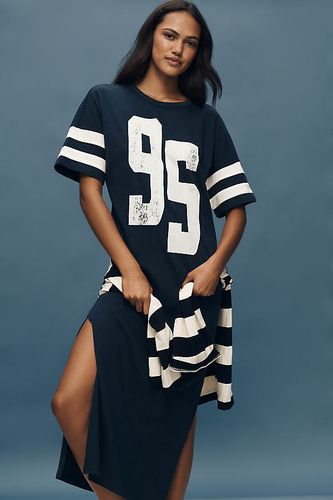 Robe midi t-shirt graphique en taille: XS chez Anthropologie - Daily Practice - Modalova