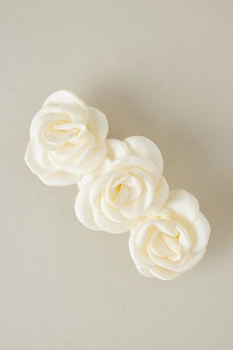 Barrette à fleur en tissu en White chez - Anthropologie - Modalova