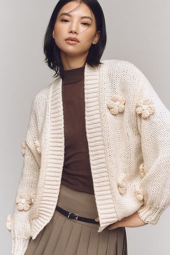 Cardigan en maille à fleurs 3D épaisses par Anthropologie par en Beige - By Anthropologie - Modalova