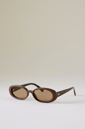Lunettes de soleil ovales Outta Love en Brown chez Anthropologie - Le Specs - Modalova