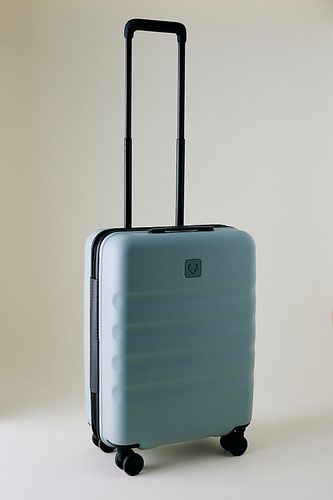 Valise Cabine Icon Stripe en Blue chez Anthropologie - Antler - Modalova