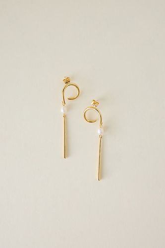 Boucles d'oreilles goutte perle tourbillonnante en chez - Anthropologie - Modalova