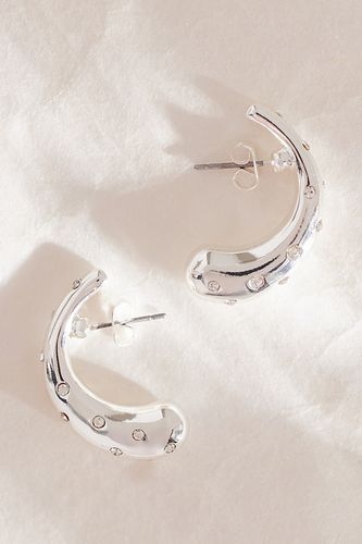 Boucles d'oreilles à pendentifs scintillants Curve en Silver chez - Anthropologie - Modalova