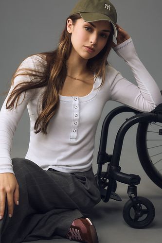 The Andie Scoop-Neck Ribbed Henley Top by : Long-Sleeve Snap Edition en taille: S chez Anthropologie - Pilcro - Modalova