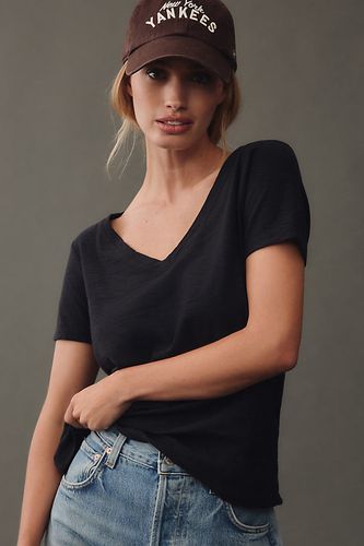 Le T-Shirt Bennie Slim Col Rond en Coton-Slub par : Édition Col en V en Black taille: S chez Anthropologie - Pilcro - Modalova