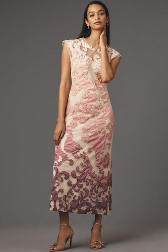 Robe Nuisette Mi-Longue Ombrée Transparente en Beige taille: XL chez Anthropologie - Let Me Be - Modalova