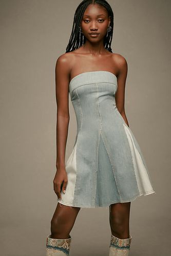 Robe en jean sans bretelles à coutures en Blue taille: L chez Anthropologie - Pilcro - Modalova