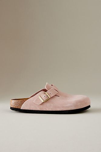 Boston Suede Clogs en Pink taille: 36 chez Anthropologie - Birkenstock - Modalova