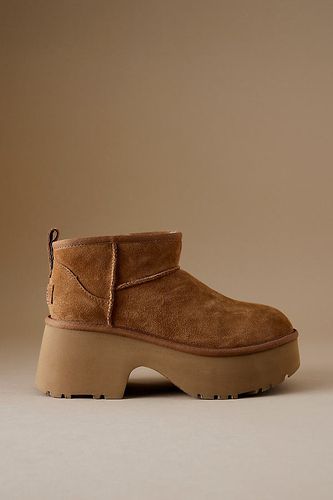 Botte Classic Ultra Mini New Heights en taille: 36 chez Anthropologie - UGG - Modalova